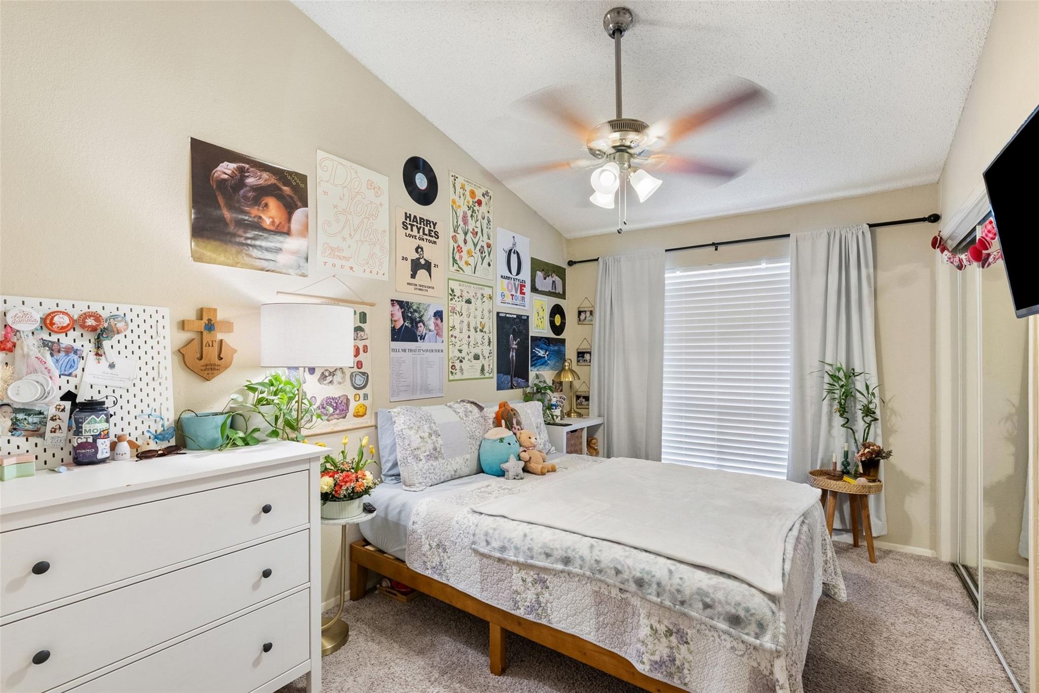 806 W 24th St # 328, Austin, TX 78705