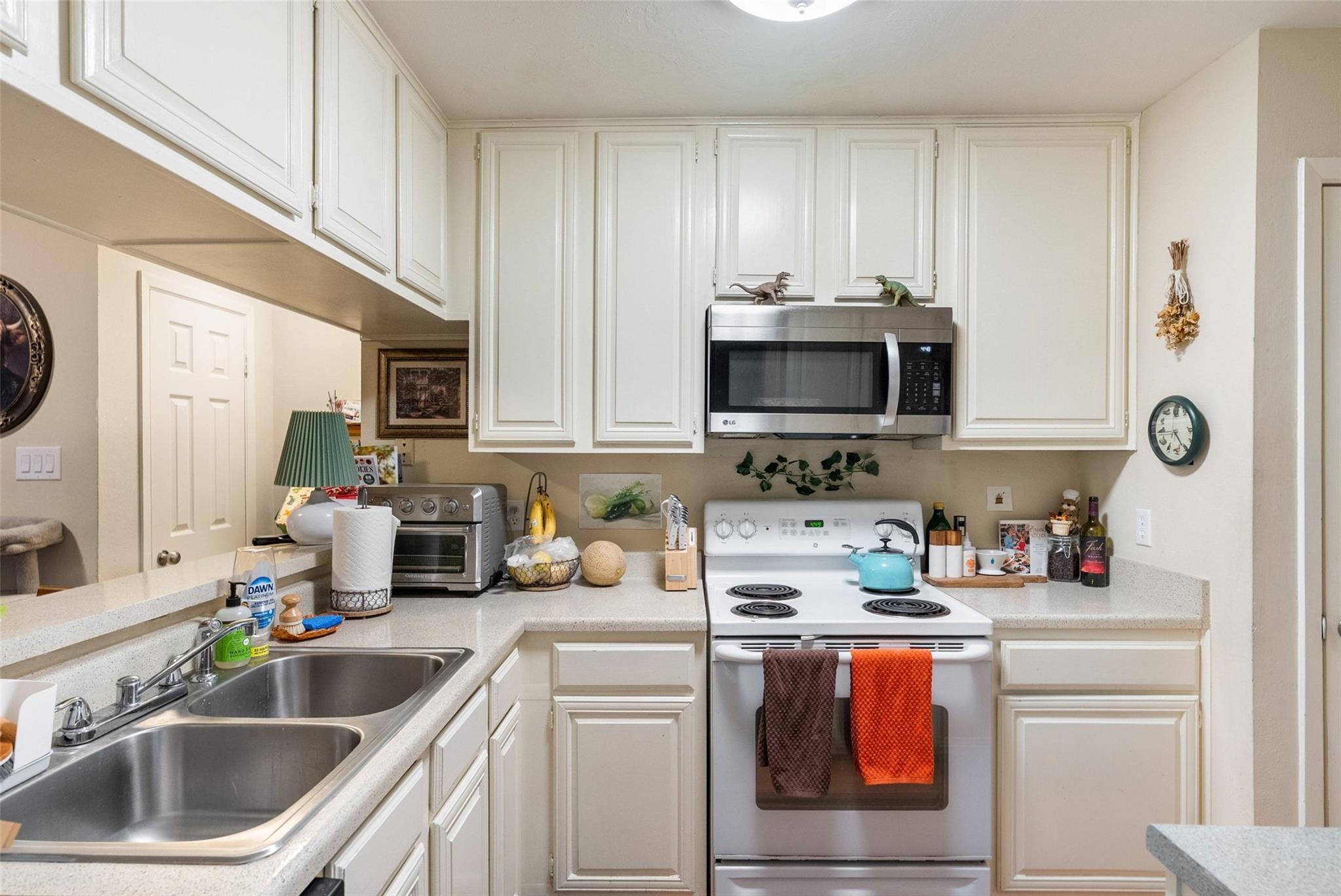 806 W 24th St # 328, Austin, TX 78705