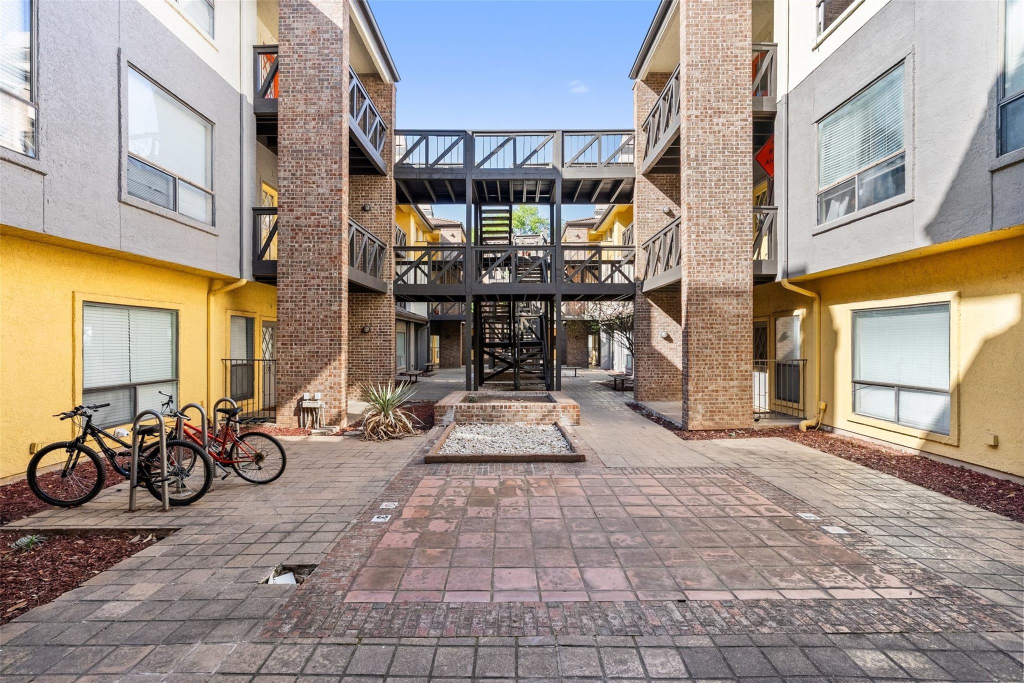 806 W 24th St # 328, Austin, TX 78705