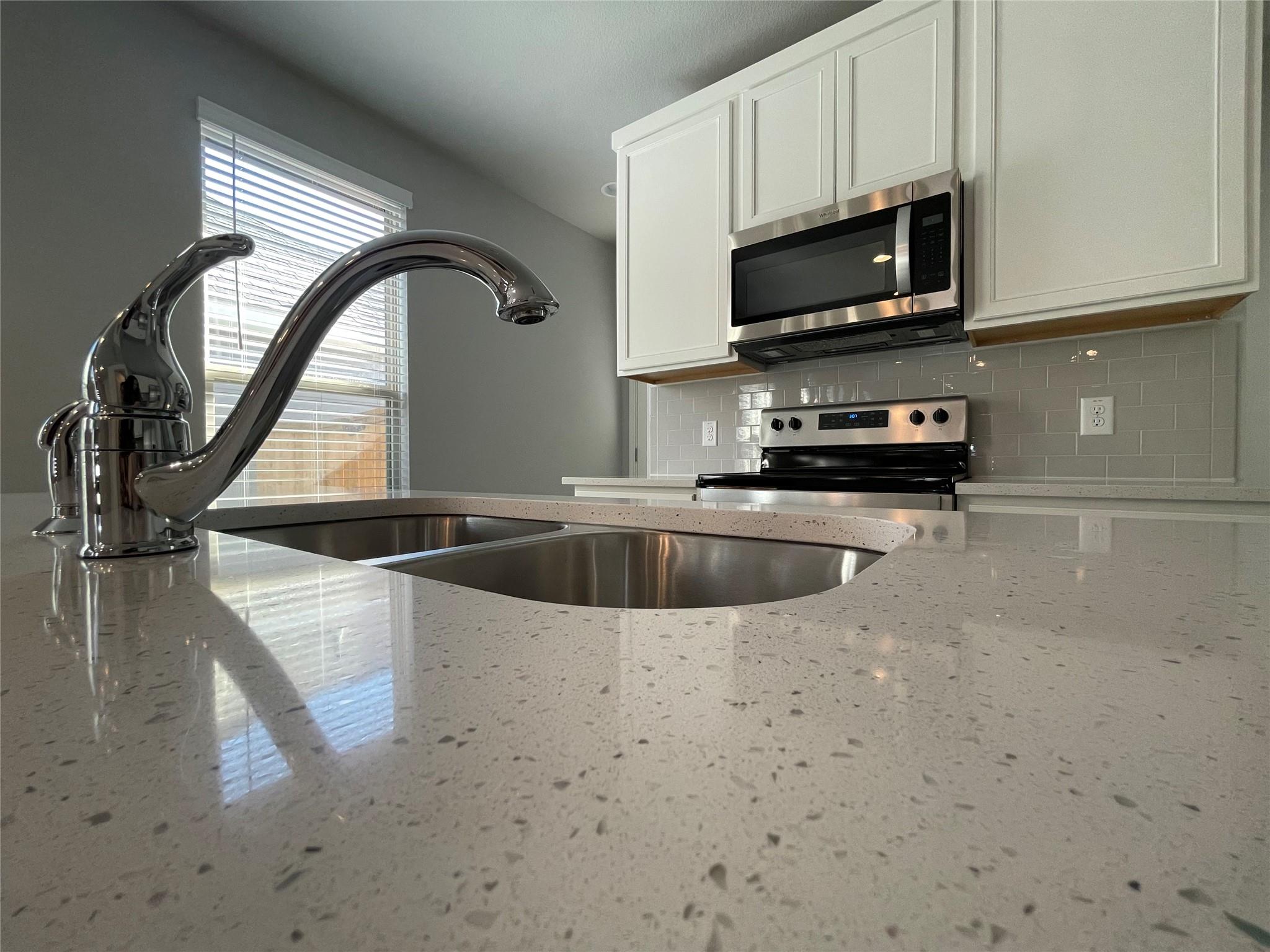 125 Unforgiven Ln, Jarrell, TX 76537