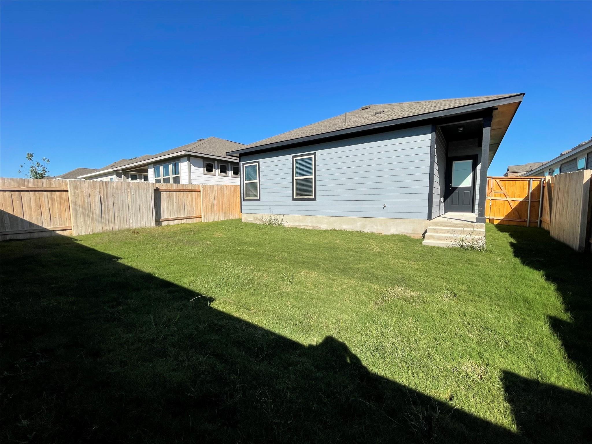 125 Unforgiven Ln, Jarrell, TX 76537