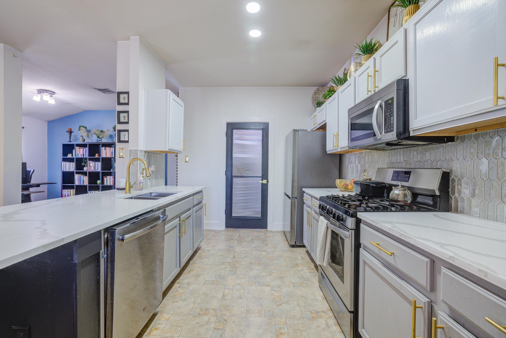 1201 N Darjeeling Dr, Pflugerville, TX 78660