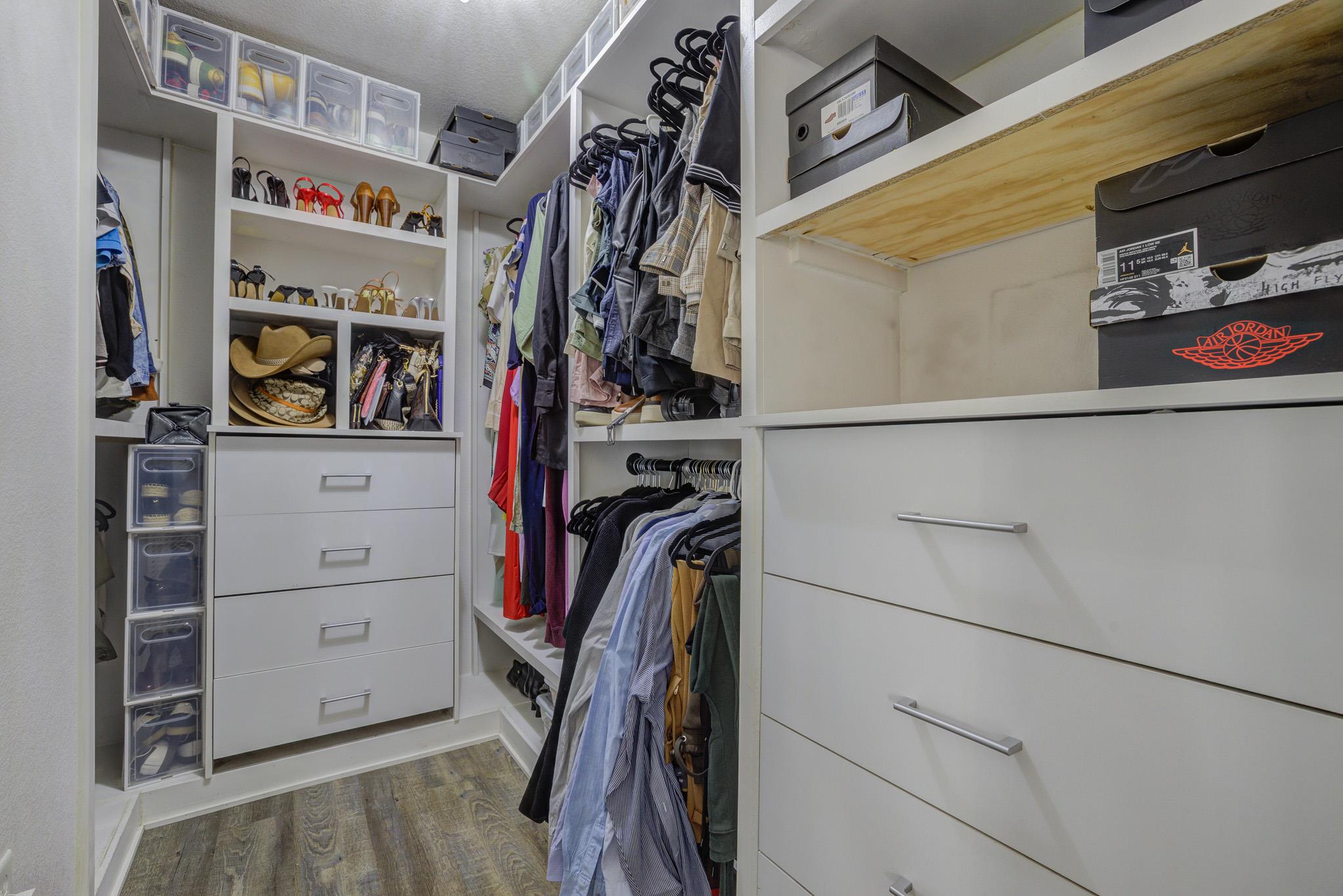 1201 N Darjeeling Dr, Pflugerville, TX 78660