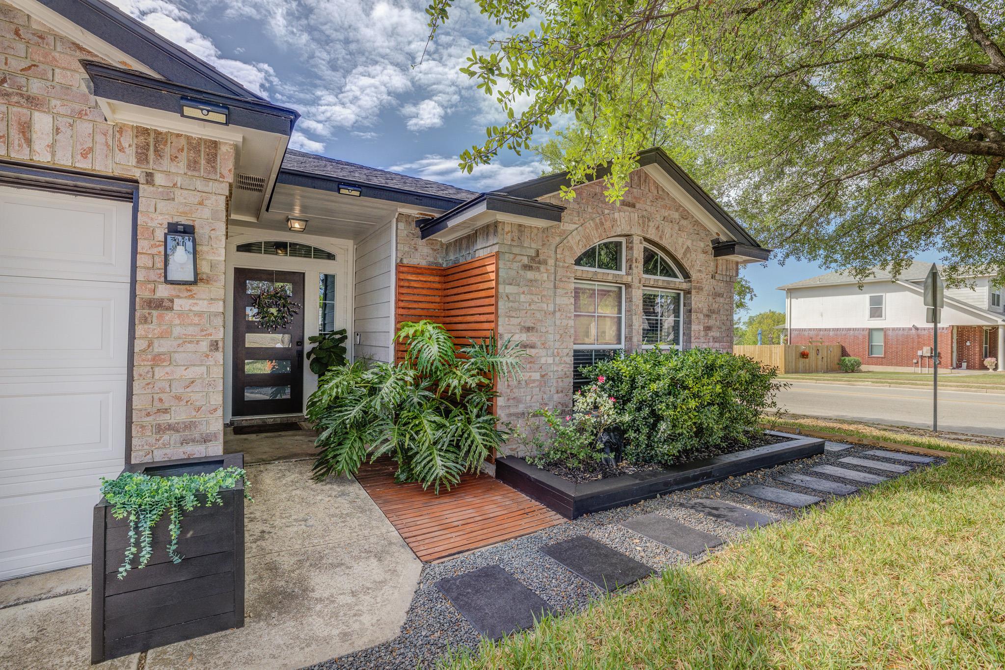 1201 N Darjeeling Dr, Pflugerville, TX 78660