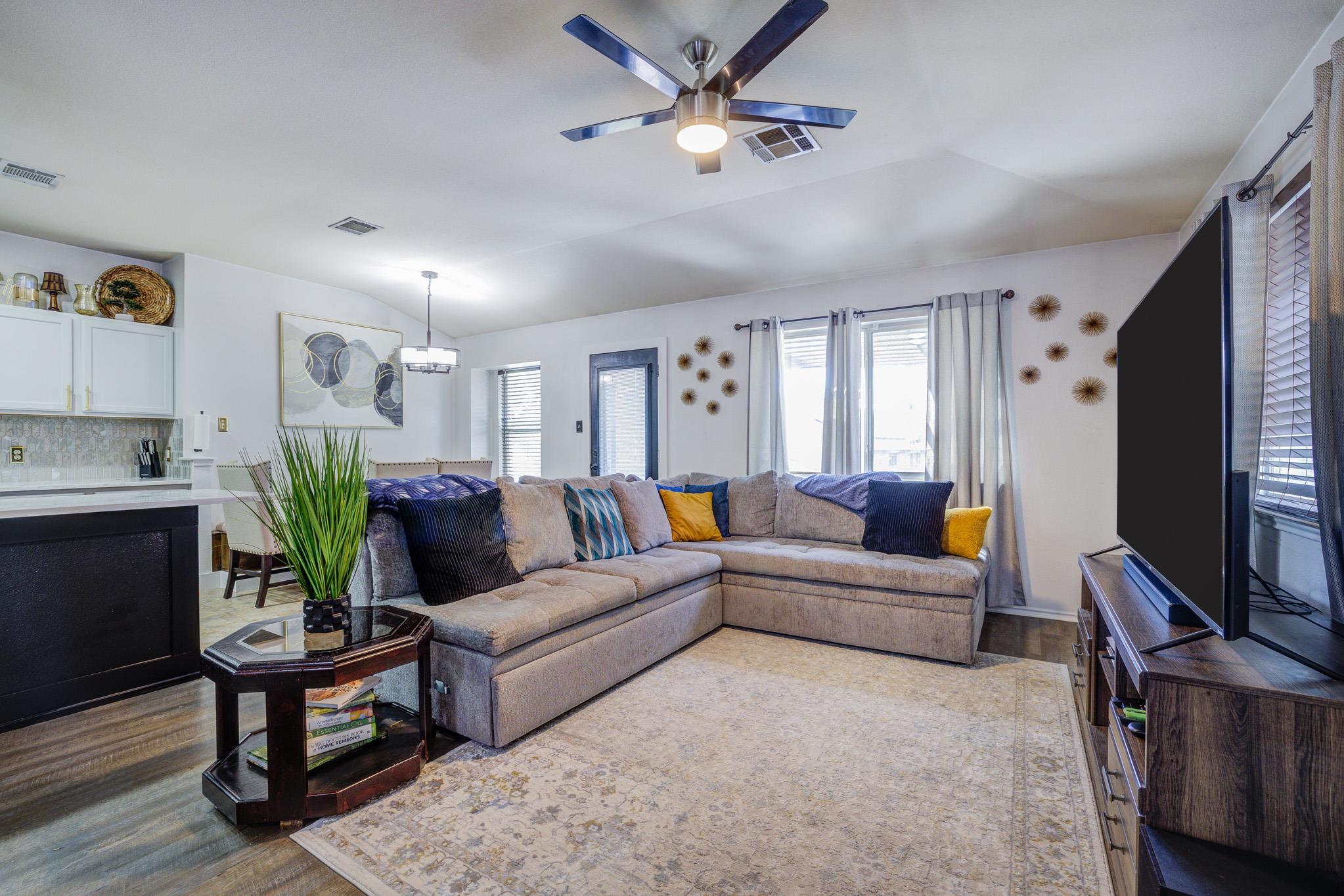 1201 N Darjeeling Dr, Pflugerville, TX 78660