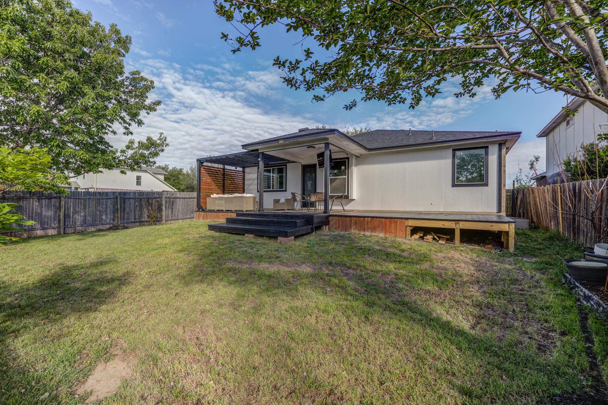 1201 N Darjeeling Dr, Pflugerville, TX 78660