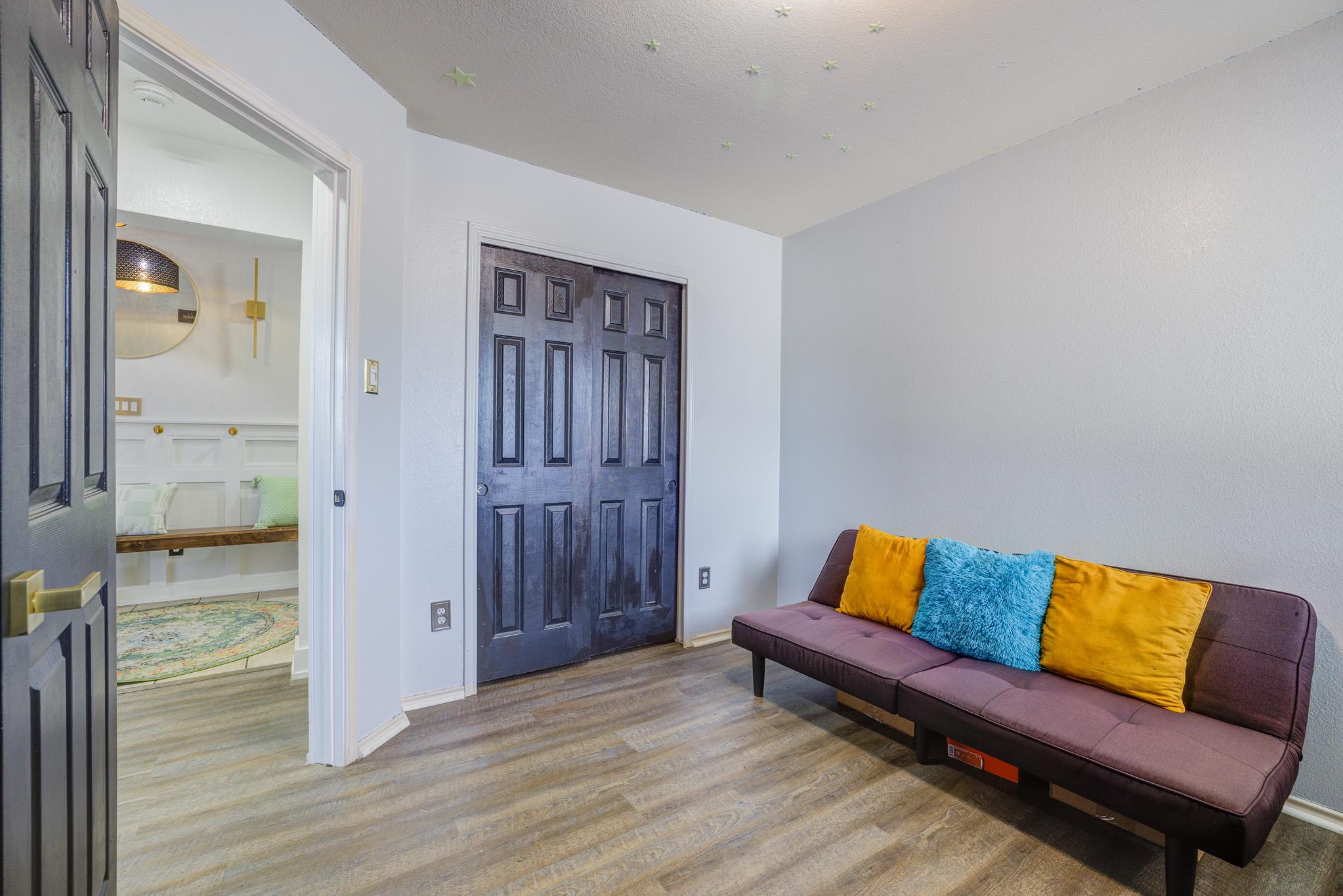 1201 N Darjeeling Dr, Pflugerville, TX 78660