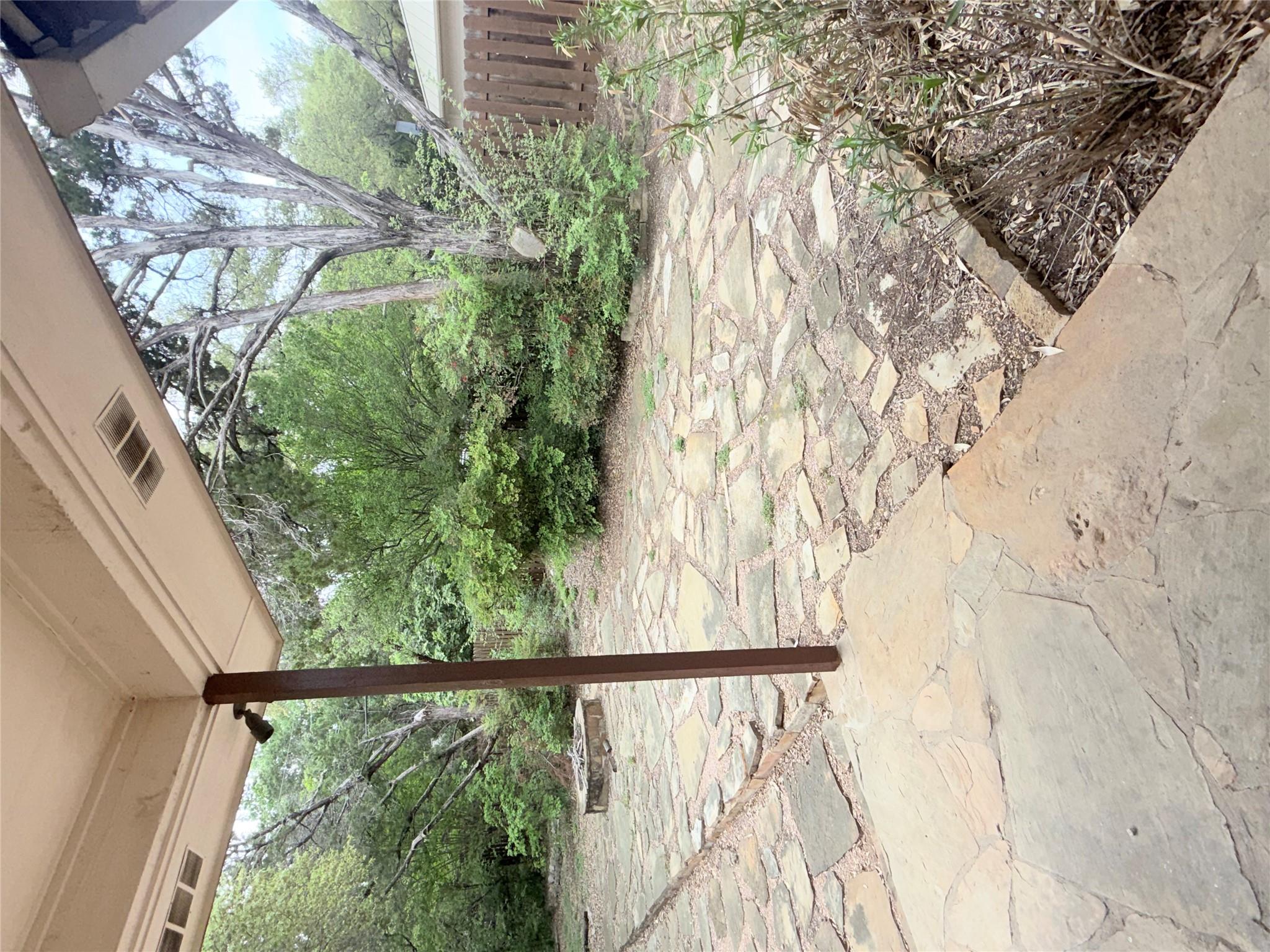 611 Rolling Green Dr, Lakeway, TX 78734