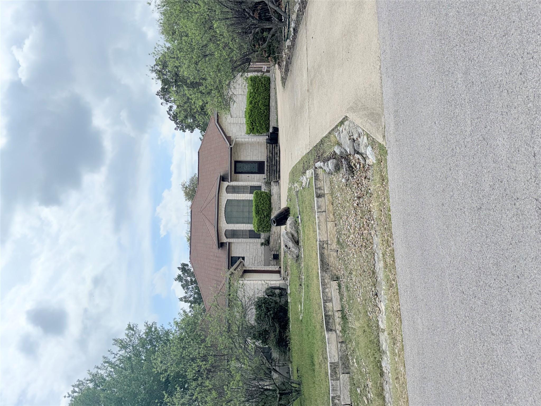 611 Rolling Green Dr, Lakeway, TX 78734