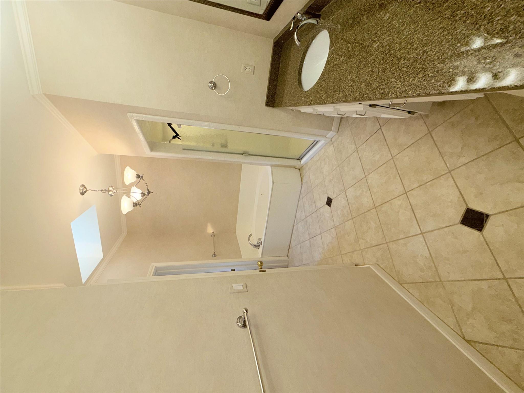 611 Rolling Green Dr, Lakeway, TX 78734