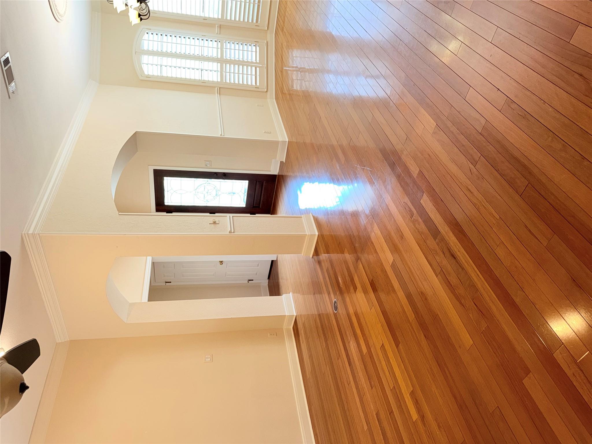 611 Rolling Green Dr, Lakeway, TX 78734