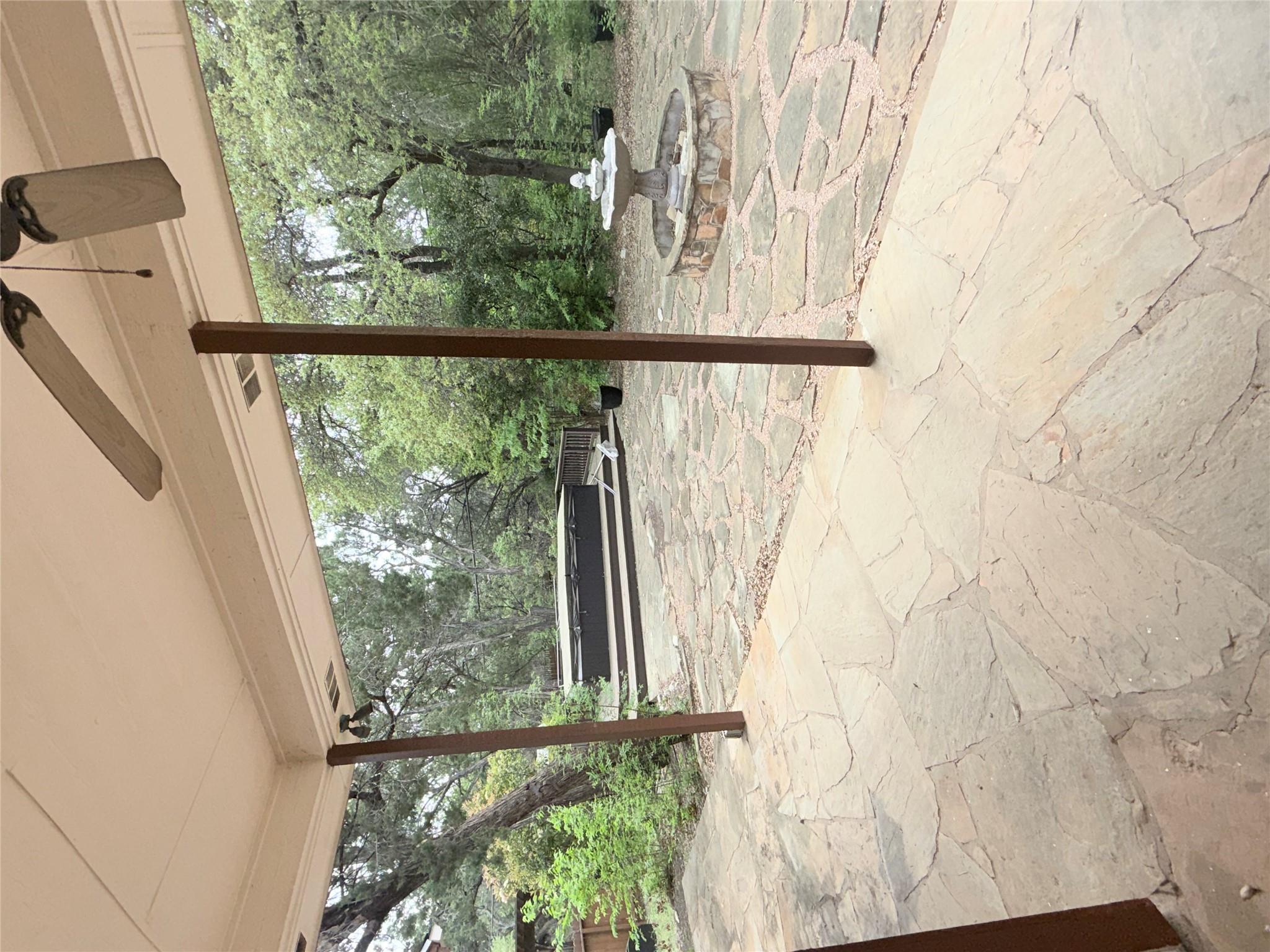 611 Rolling Green Dr, Lakeway, TX 78734