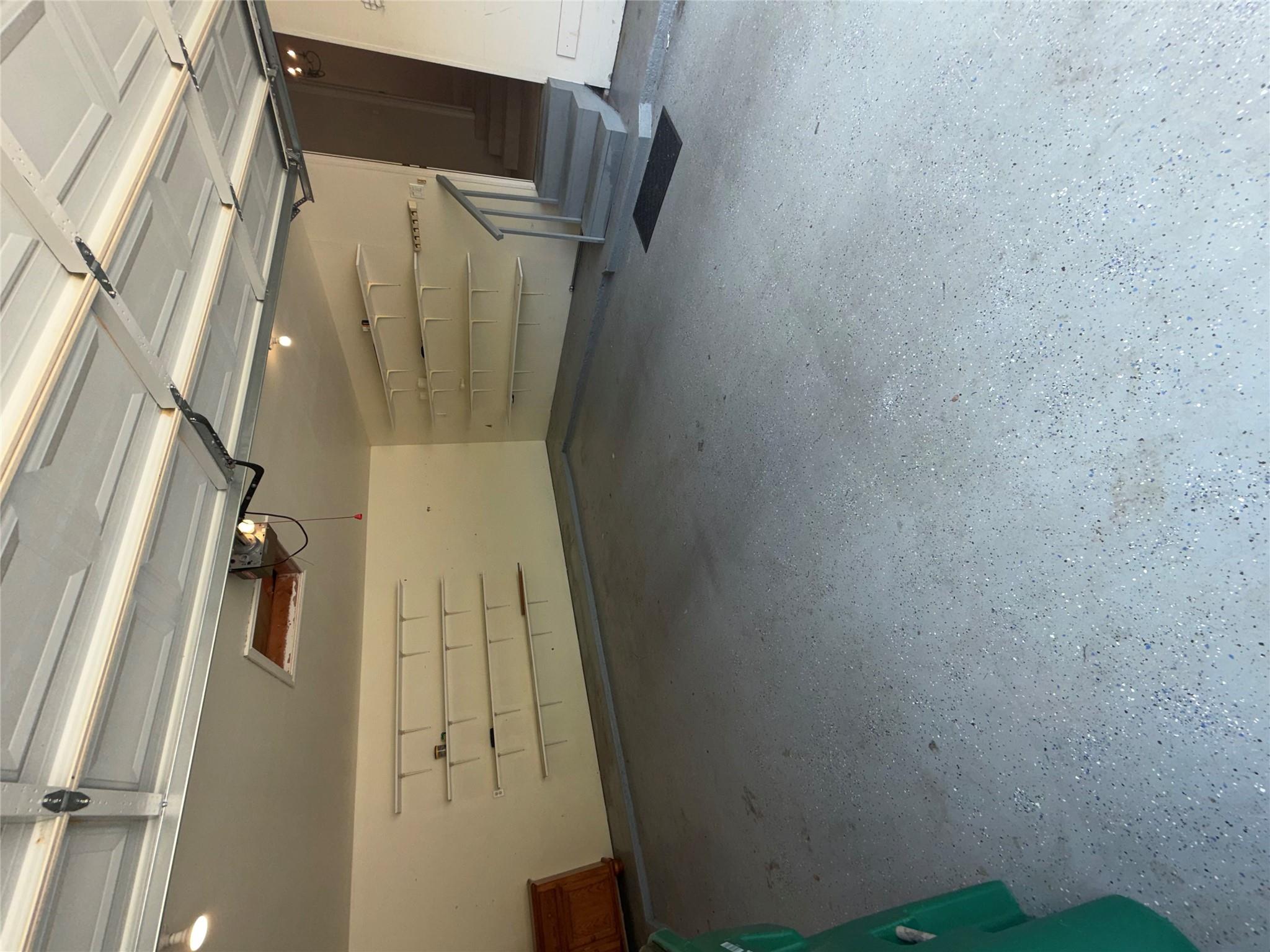 611 Rolling Green Dr, Lakeway, TX 78734