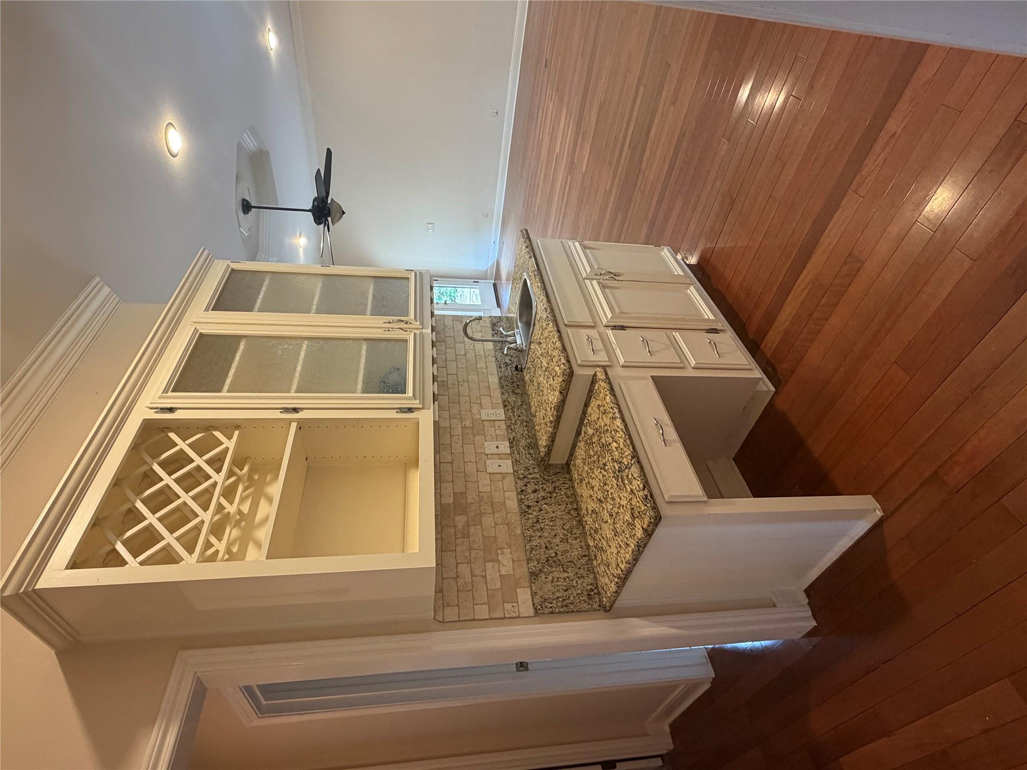 611 Rolling Green Dr, Lakeway, TX 78734