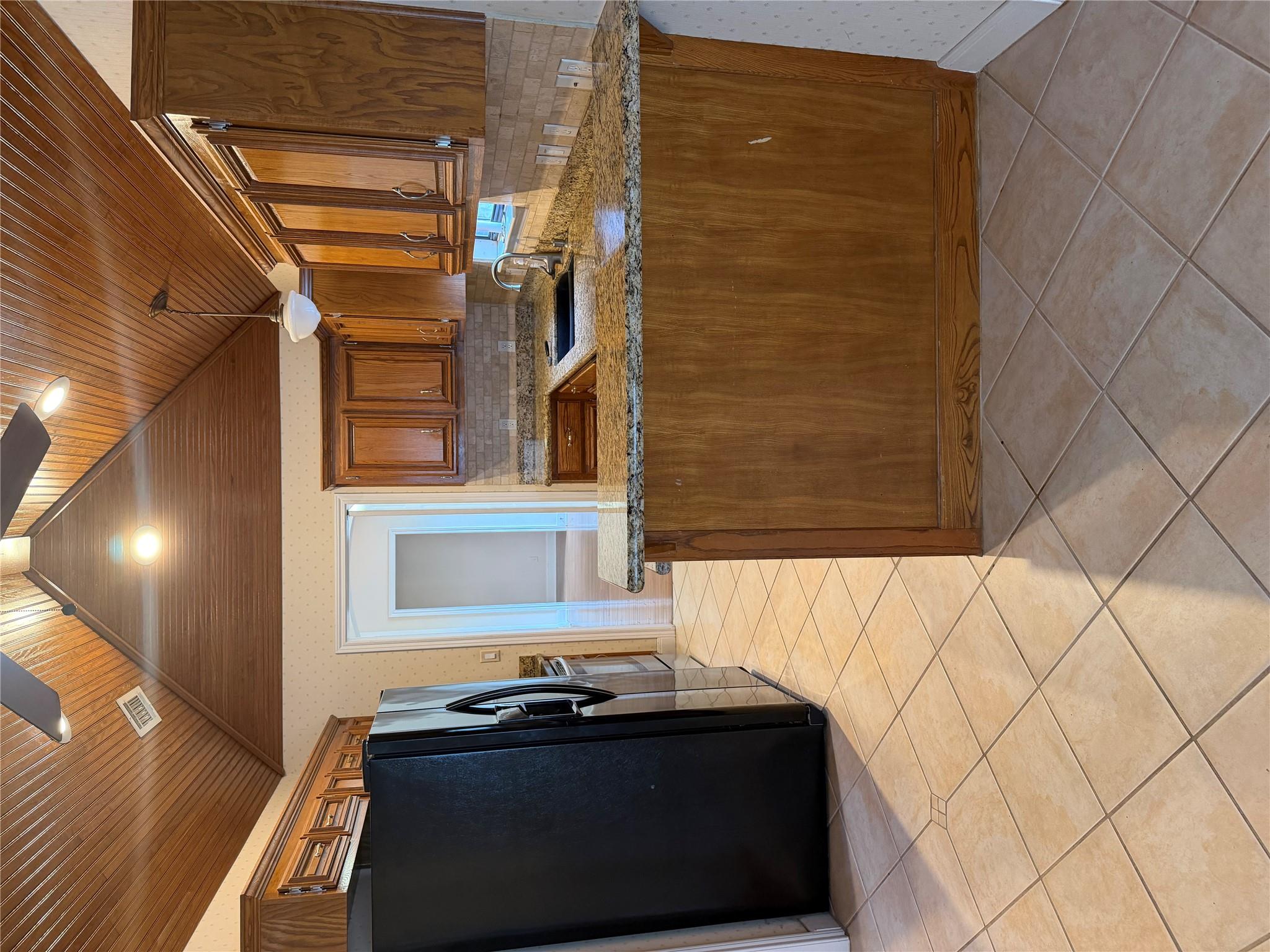 611 Rolling Green Dr, Lakeway, TX 78734