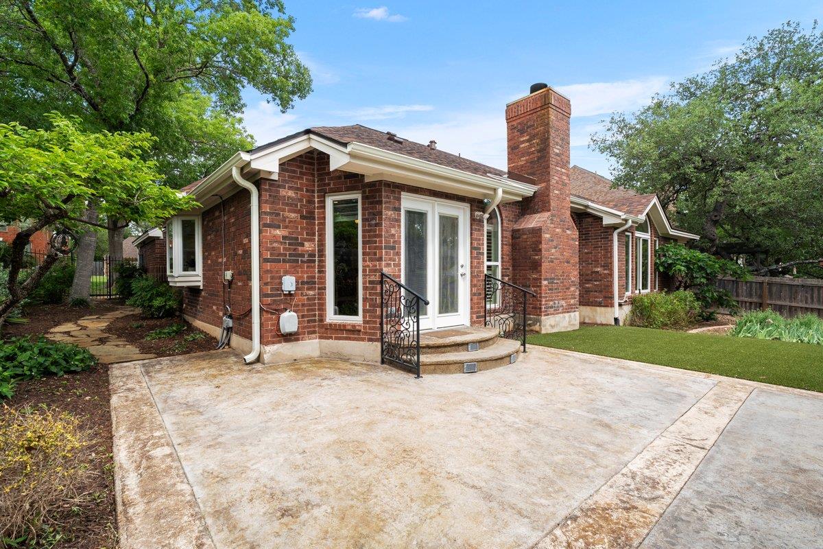 8813 Marybank Dr, Austin, TX 78750