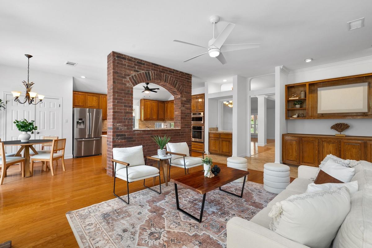 8813 Marybank Dr, Austin, TX 78750