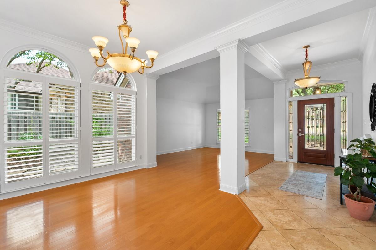 8813 Marybank Dr, Austin, TX 78750