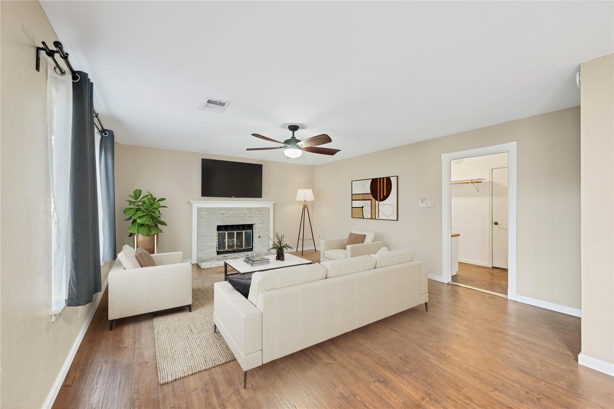 13233 Briar Hollow Dr, Austin, TX 78729