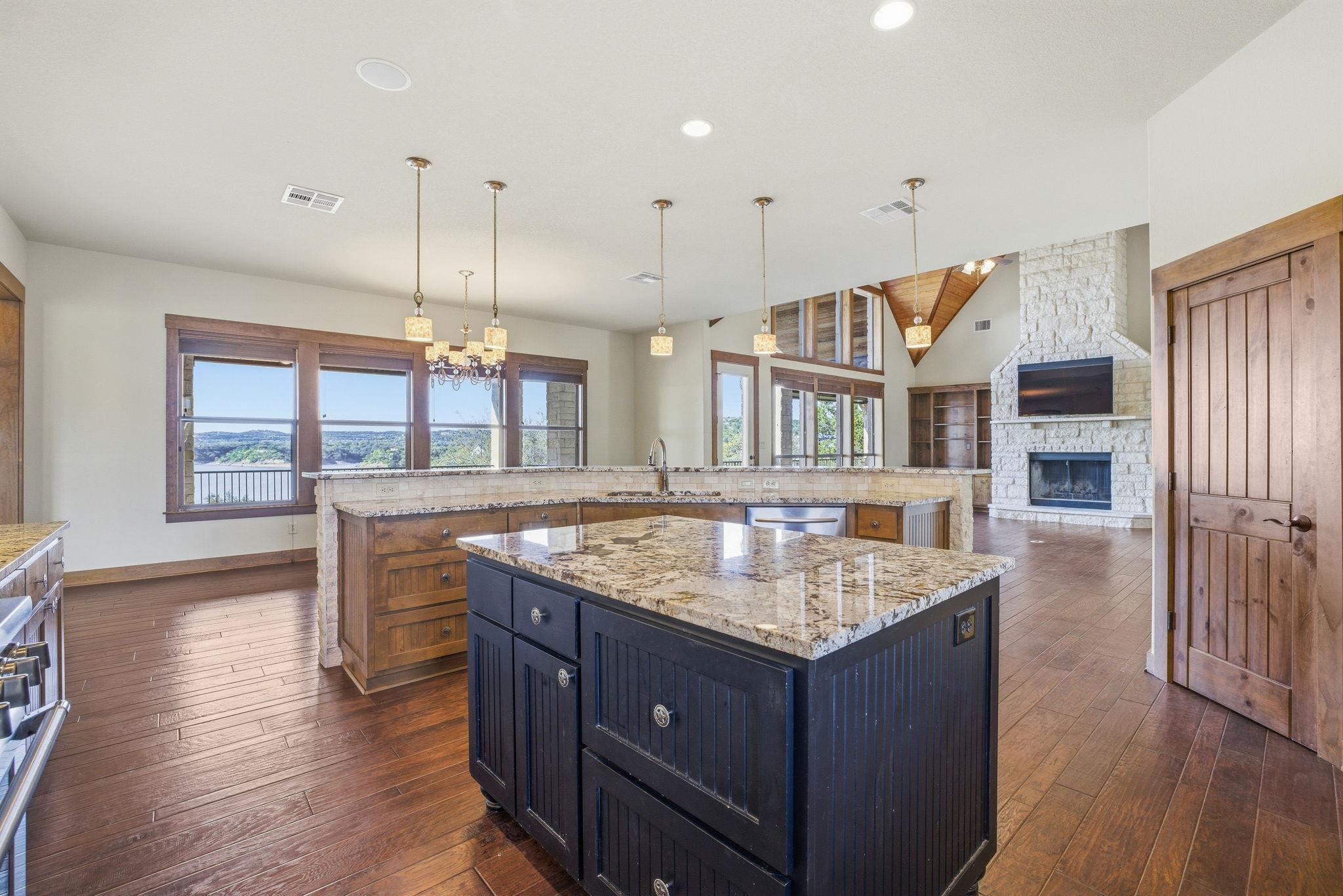 5010 Lookout Ridge Dr, Marble Falls, TX 78654