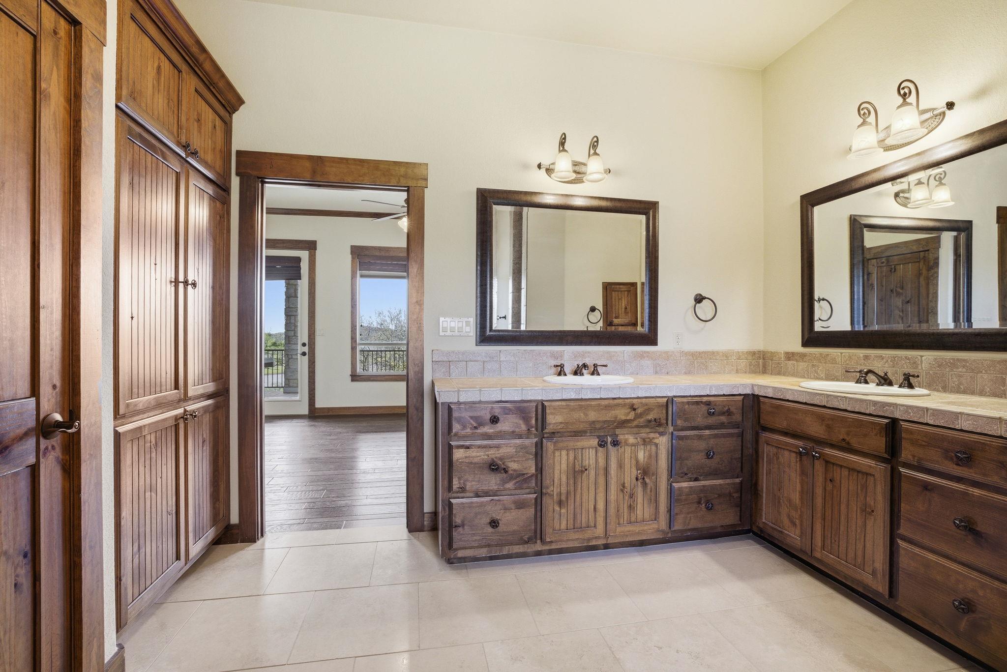 5010 Lookout Ridge Dr, Marble Falls, TX 78654