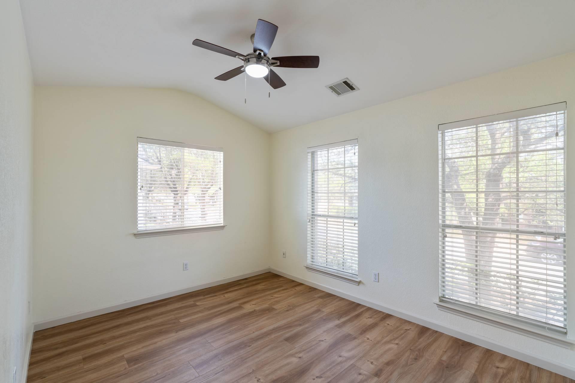 5911 Steiner, Kyle, TX 78640