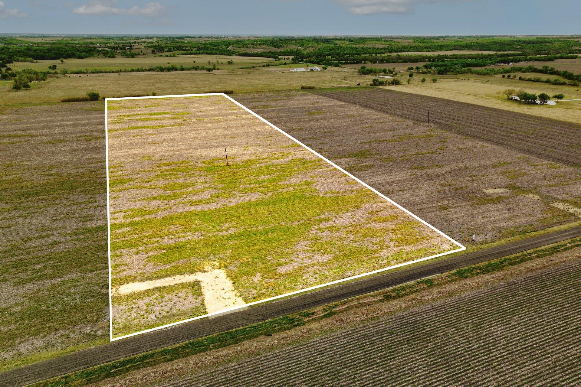 2944 County Road 425, Thorndale, TX 76577