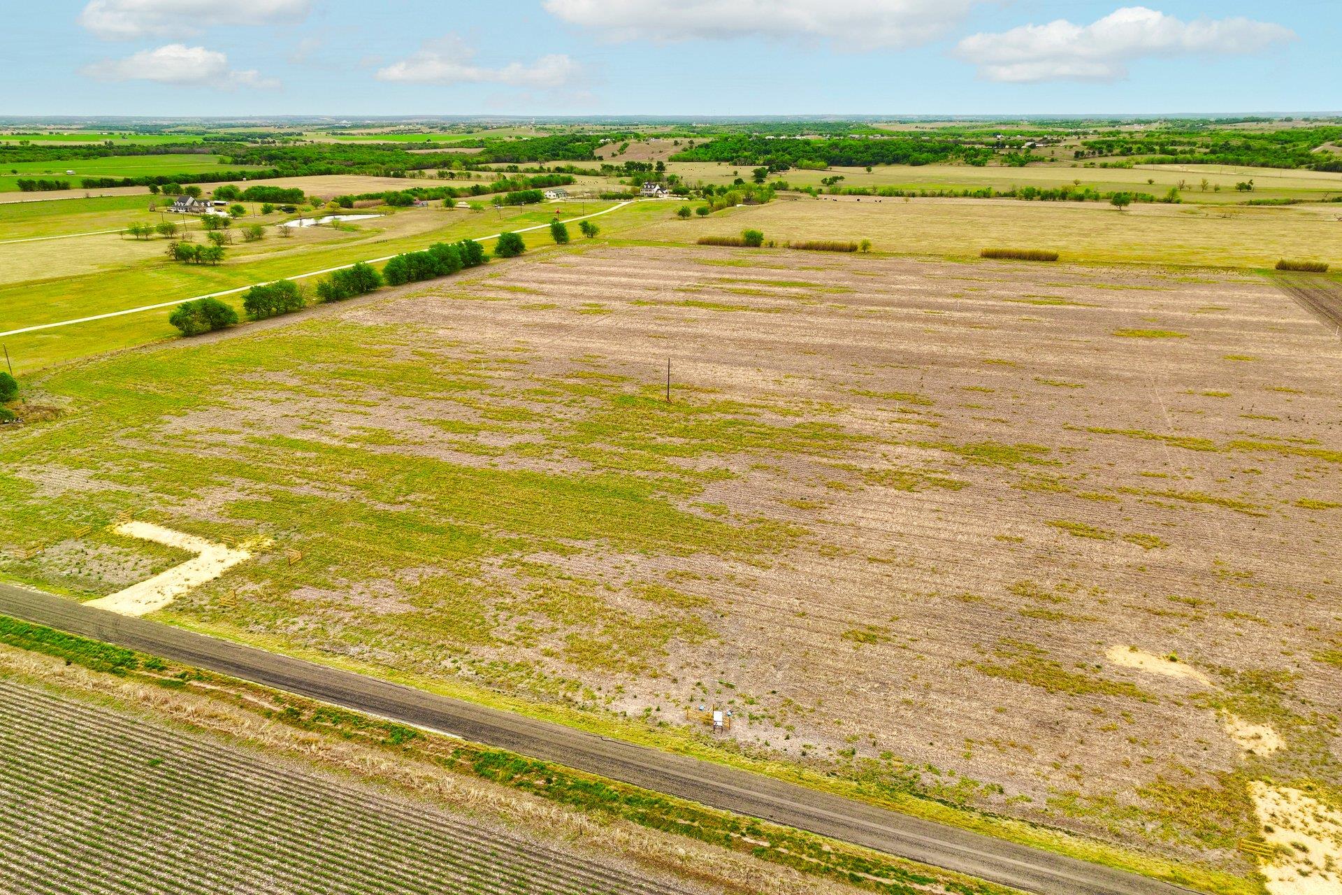 2944 County Road 425, Thorndale, TX 76577