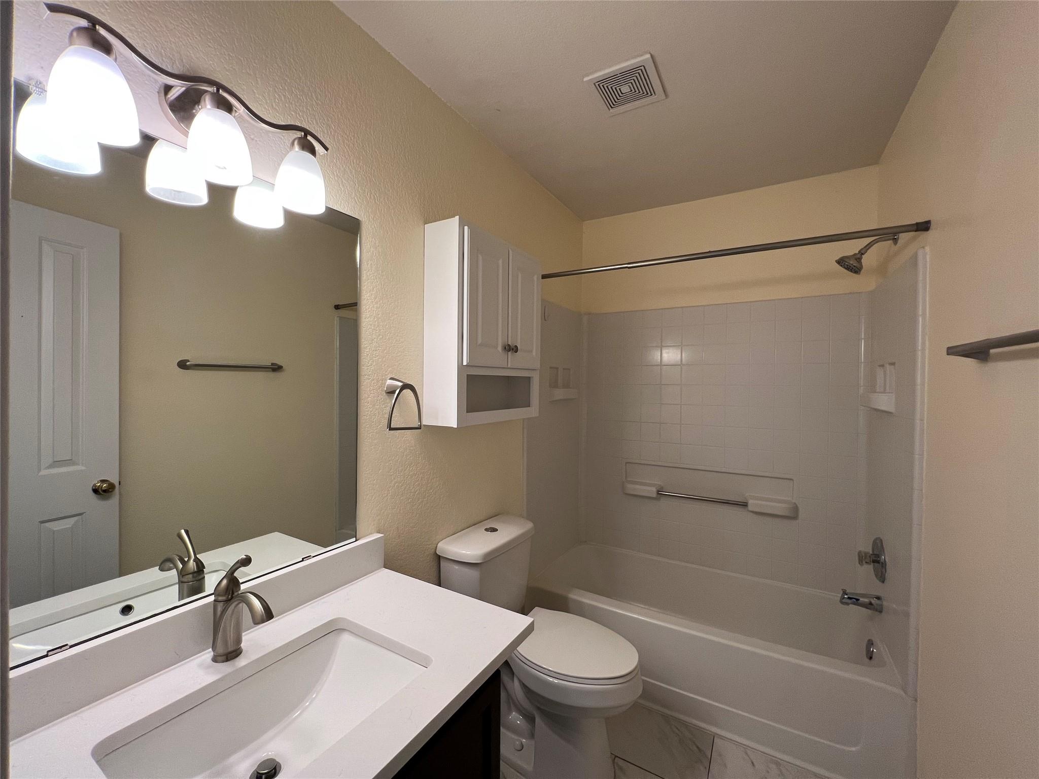 116 Remington Dr, Kyle, TX 78640