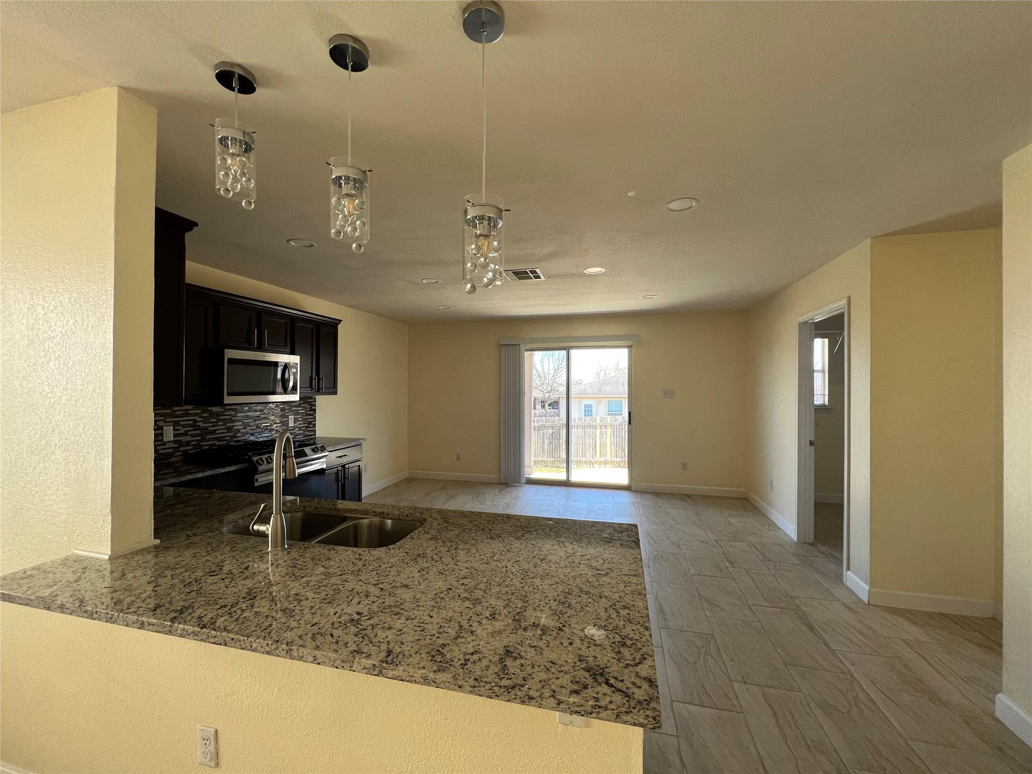 116 Remington Dr, Kyle, TX 78640