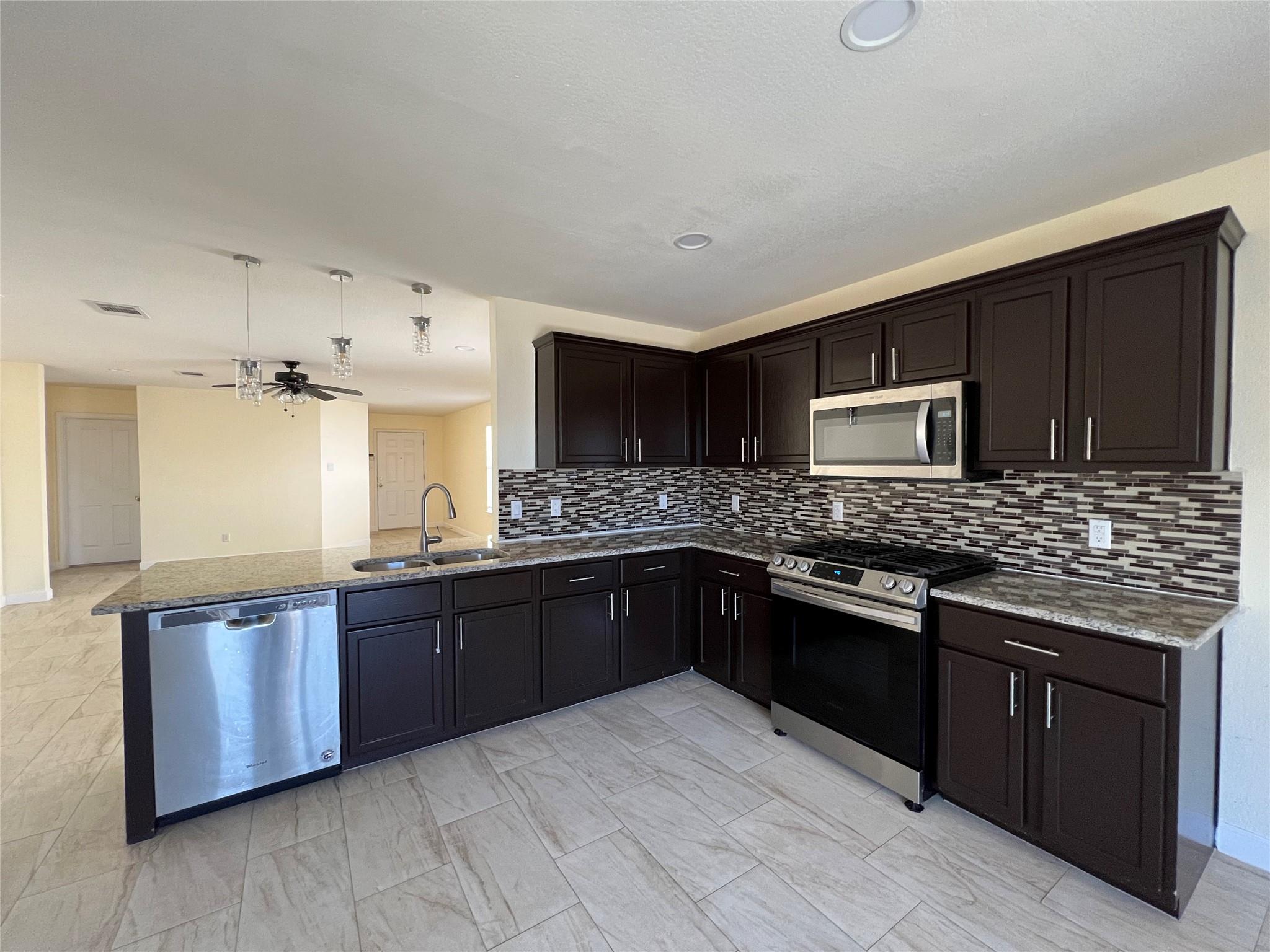 116 Remington Dr, Kyle, TX 78640