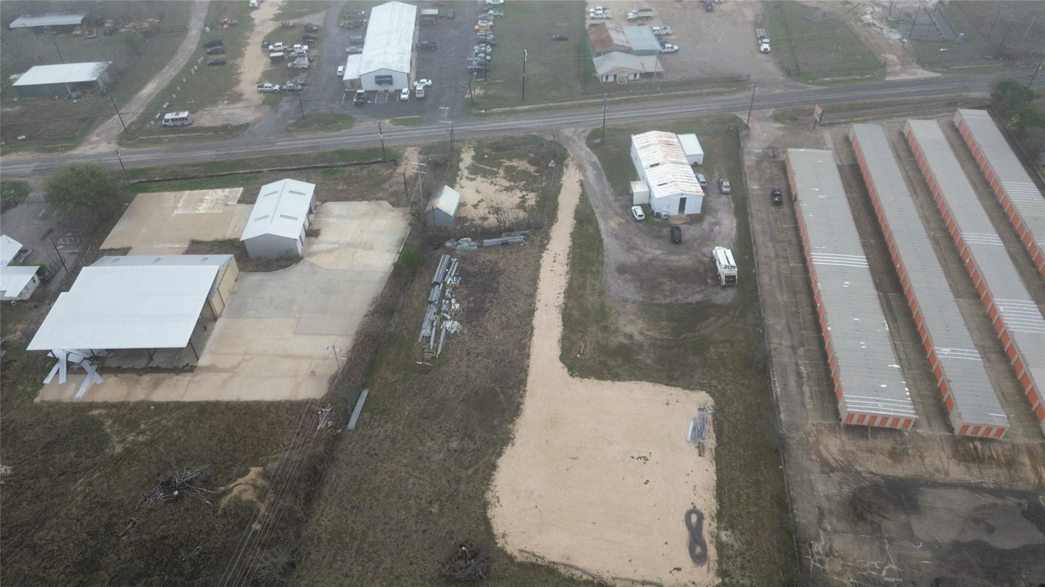 1415 S Commerce St, Lockhart, TX 78644