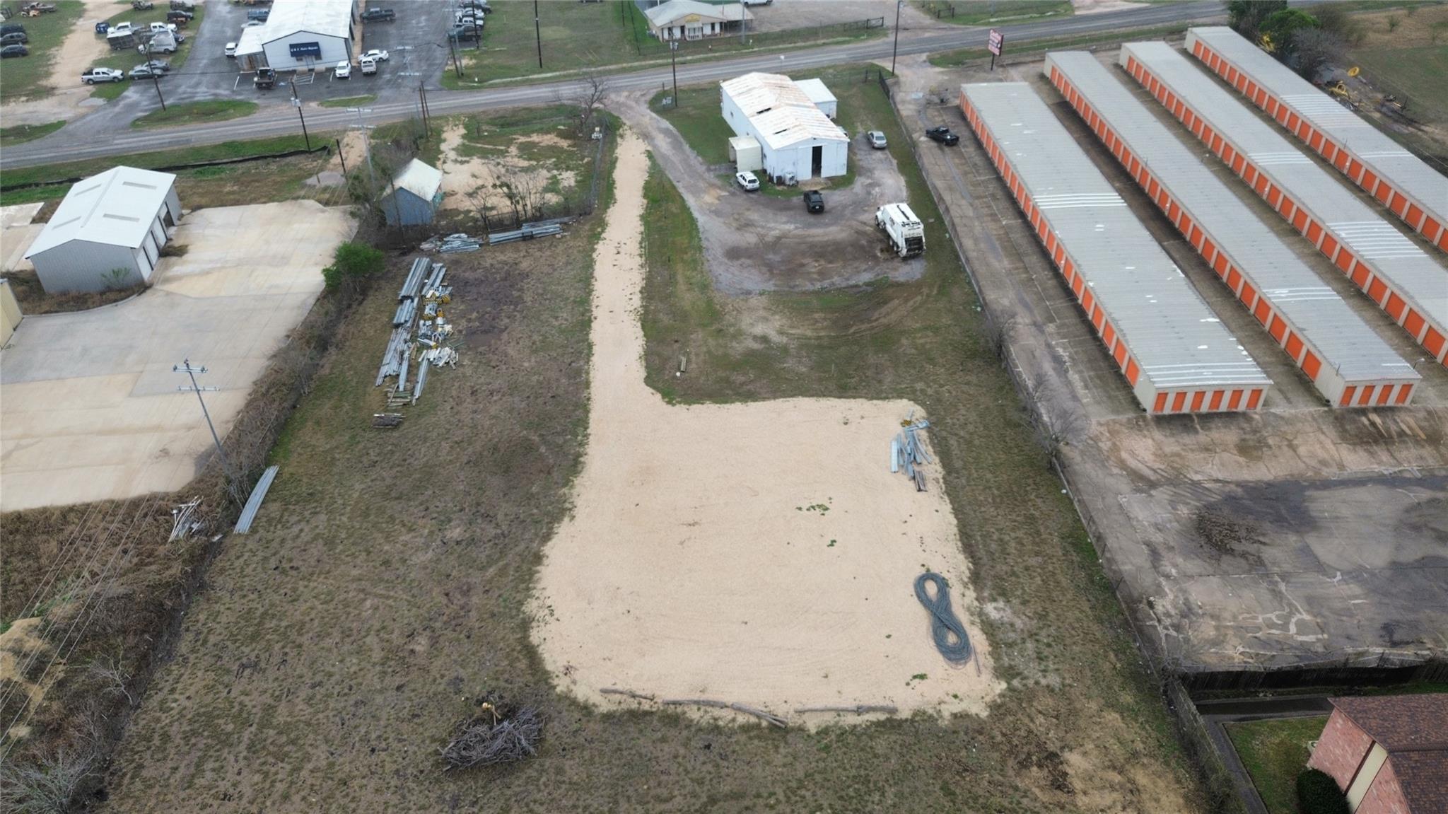 1415 S Commerce St, Lockhart, TX 78644