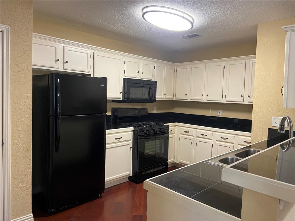 700 David Curry Dr, Round Rock, TX 78664