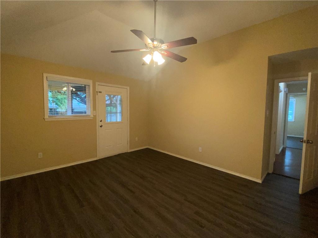 700 David Curry Dr, Round Rock, TX 78664