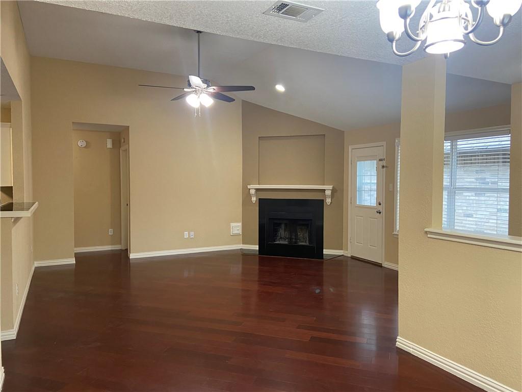 700 David Curry Dr, Round Rock, TX 78664