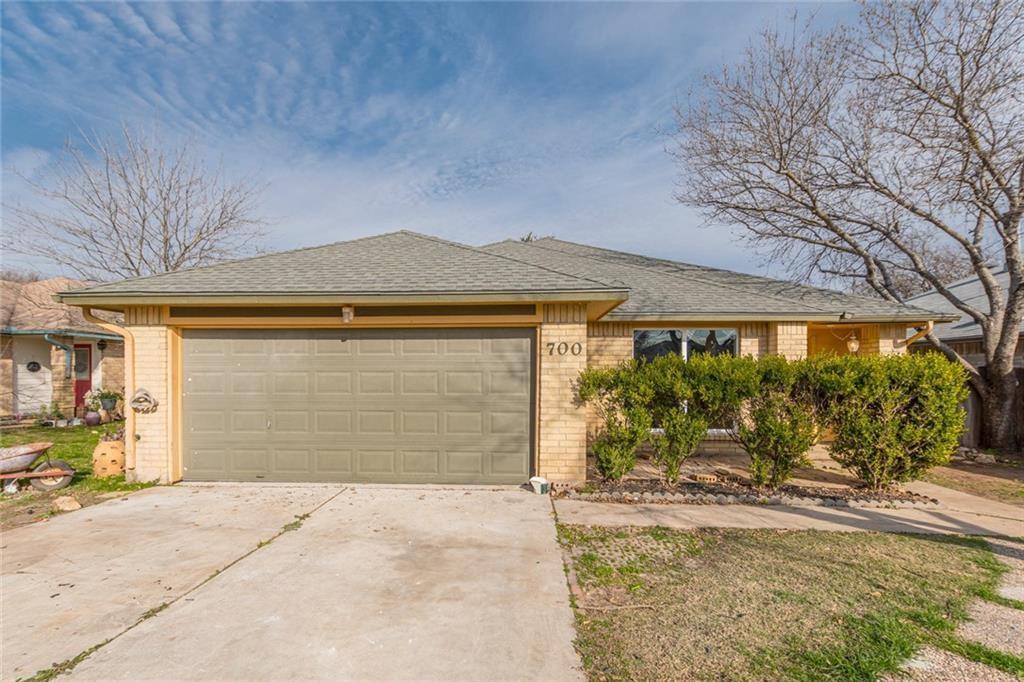 700 David Curry Dr, Round Rock, TX 78664