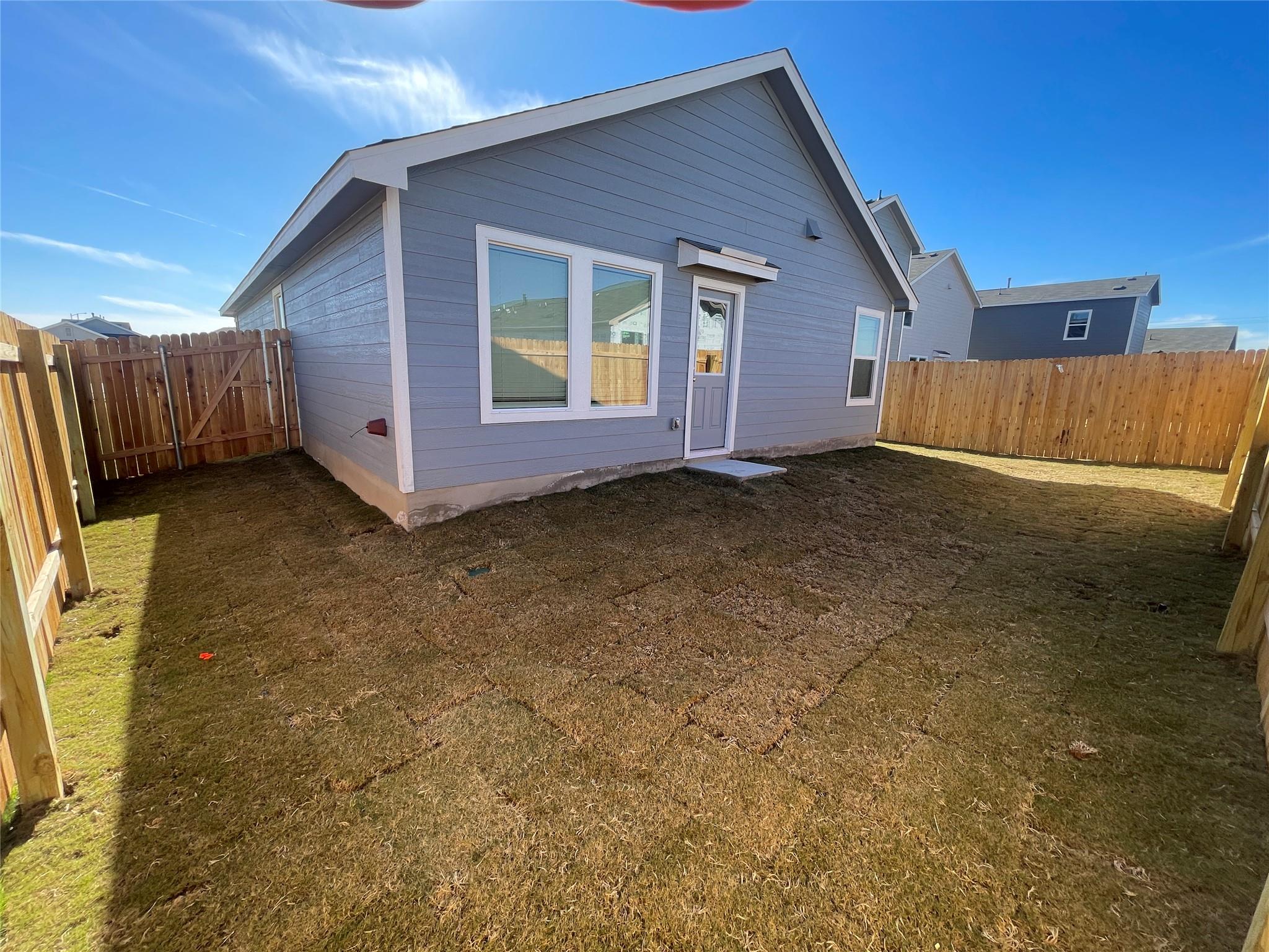 141 Basalt Dr, Maxwell, TX 78666