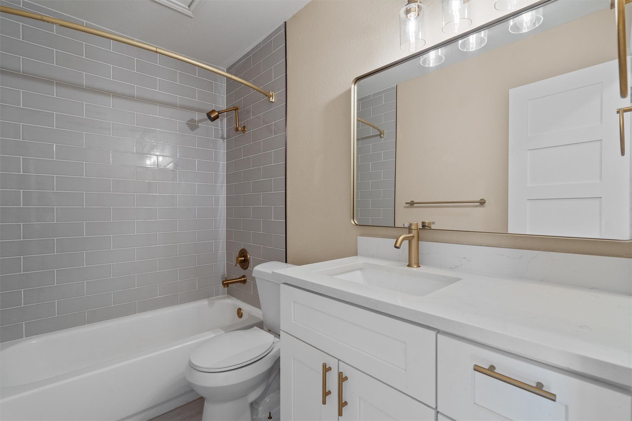 11901 Swearingen Dr # 105, Austin, TX 78758