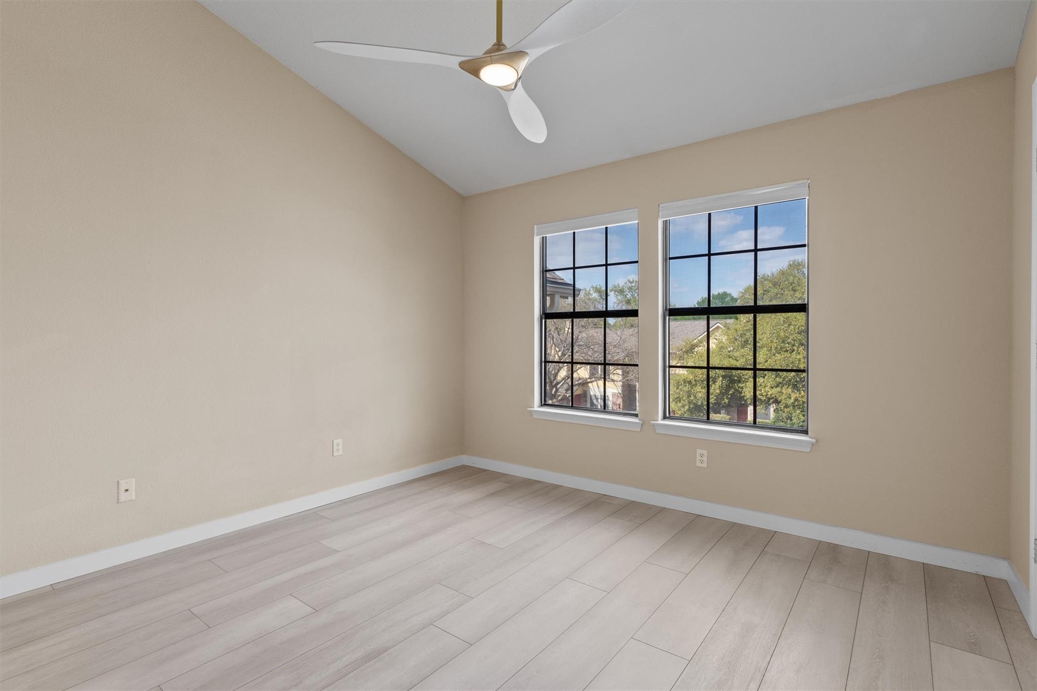 11901 Swearingen Dr # 105, Austin, TX 78758