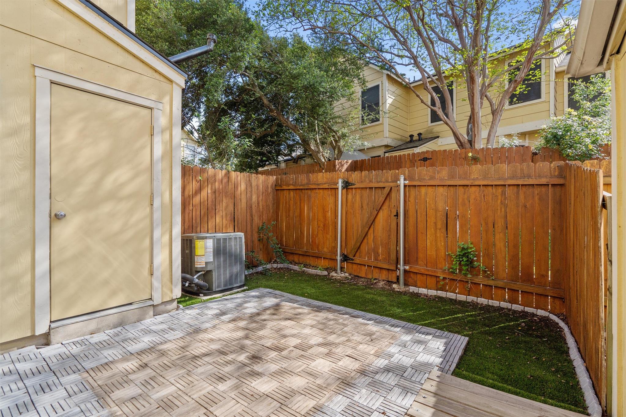 11901 Swearingen Dr # 105, Austin, TX 78758