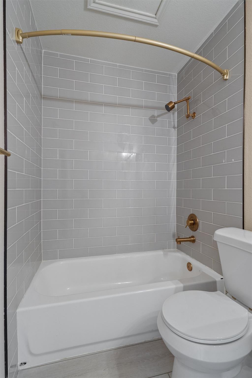 11901 Swearingen Dr # 105, Austin, TX 78758