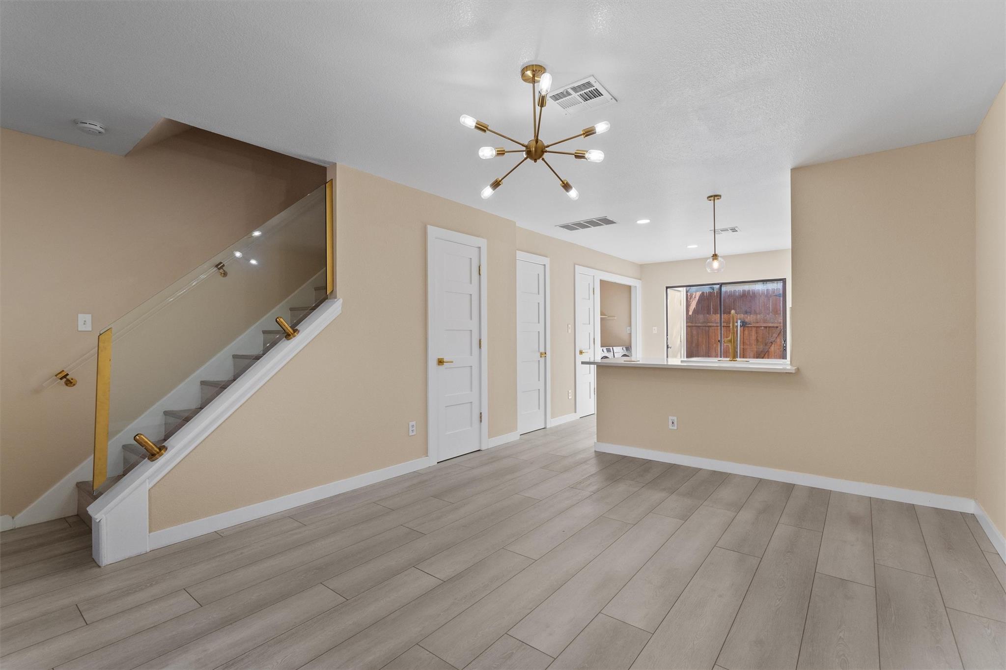 11901 Swearingen Dr # 105, Austin, TX 78758