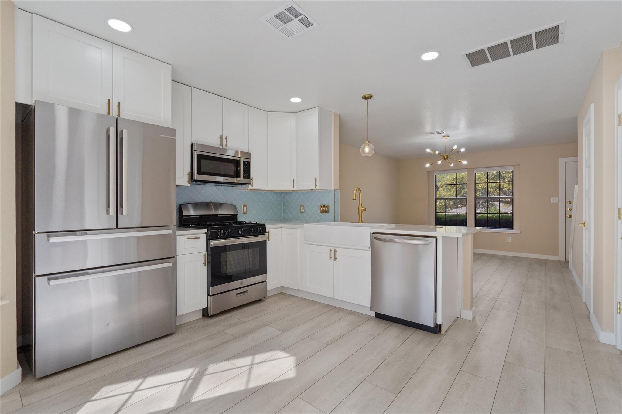 11901 Swearingen Dr # 105, Austin, TX 78758