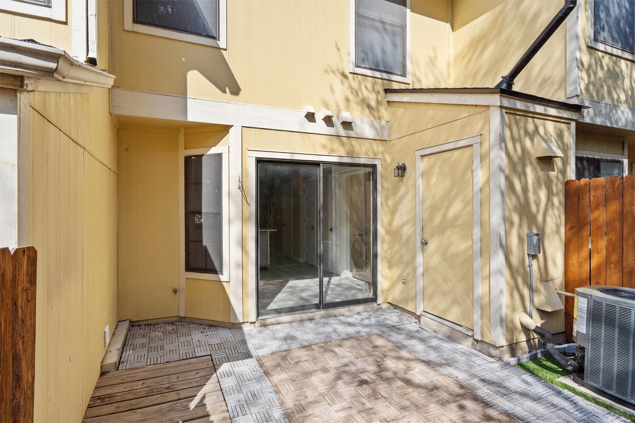 11901 Swearingen Dr # 105, Austin, TX 78758