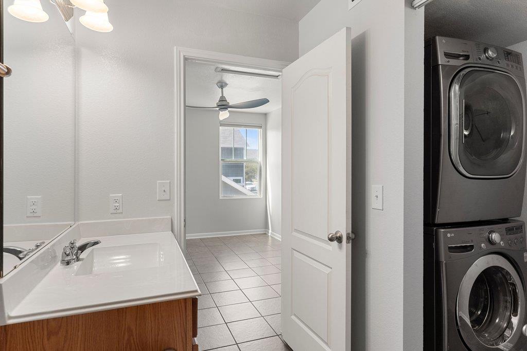 1600 Arbor Knot Dr # B, Kyle, TX 78640