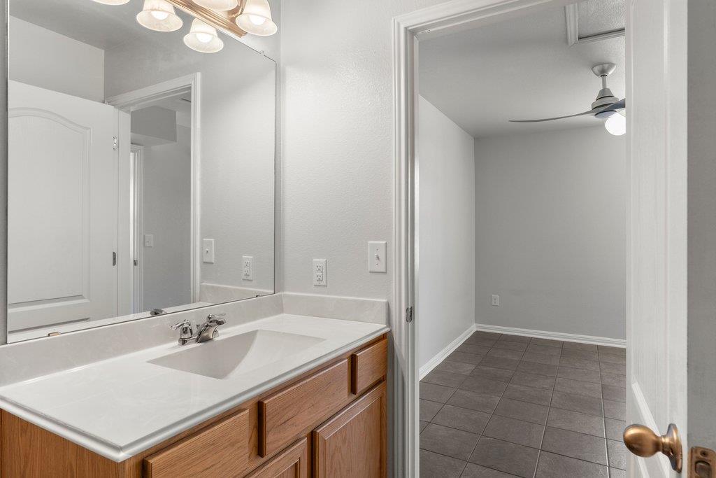 1600 Arbor Knot Dr # B, Kyle, TX 78640