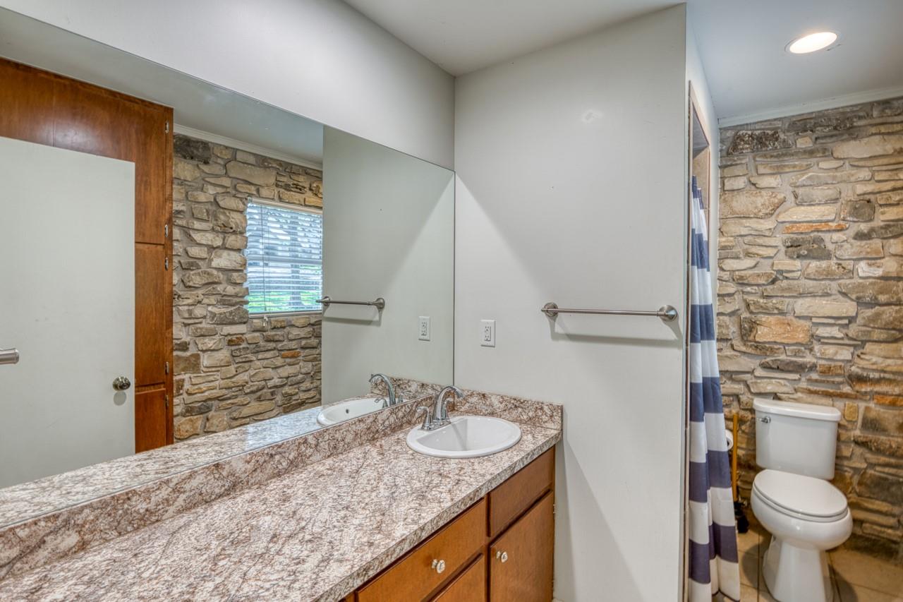 406 Lakeview Dr, Horseshoe Bay, TX 78657