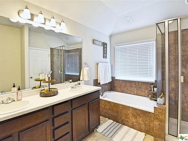 362 Limerick Rd, Buda, TX 78610