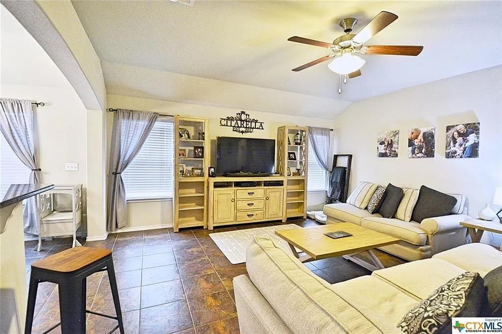 362 Limerick Rd, Buda, TX 78610